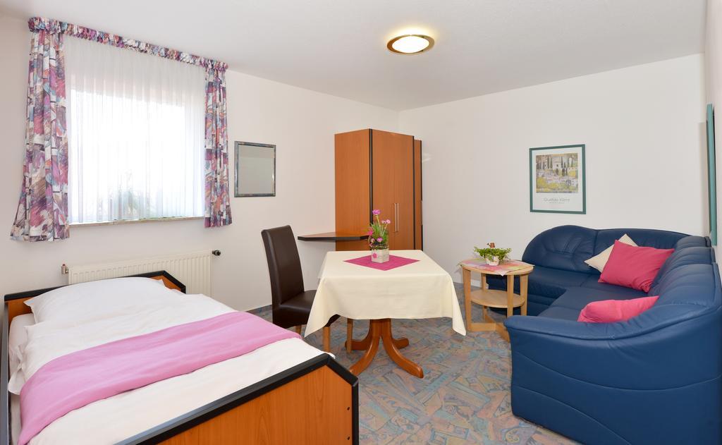 Rhoen-Hotel Sonnenhof - Restaurant & Cafe Poppenhausen Δωμάτιο φωτογραφία