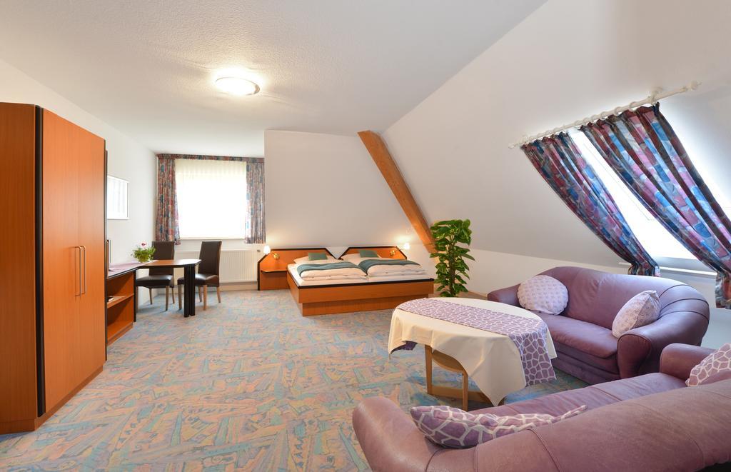 Rhoen-Hotel Sonnenhof - Restaurant & Cafe Poppenhausen Δωμάτιο φωτογραφία