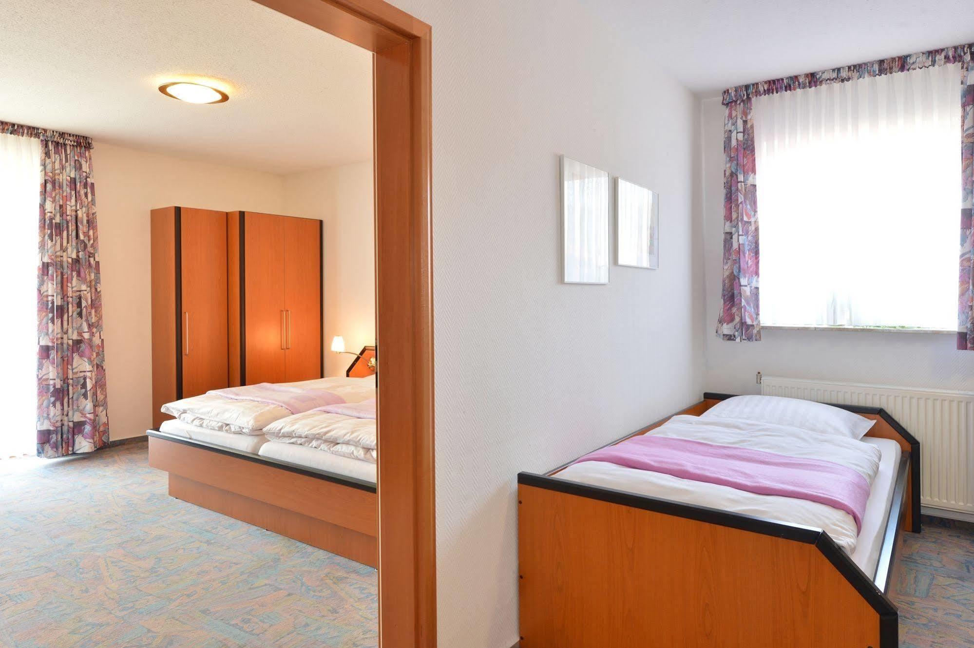 Rhoen-Hotel Sonnenhof - Restaurant & Cafe Poppenhausen Εξωτερικό φωτογραφία