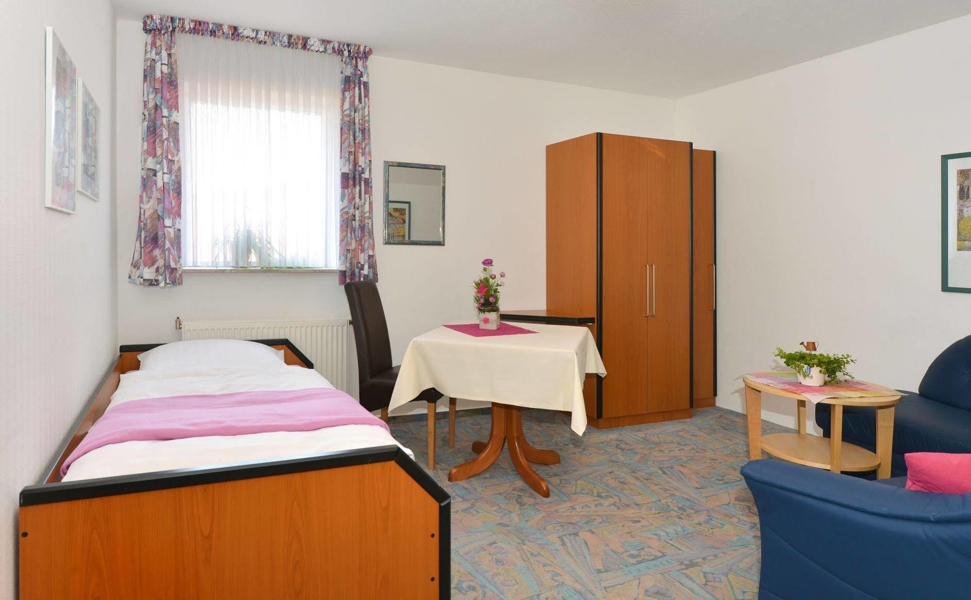 Rhoen-Hotel Sonnenhof - Restaurant & Cafe Poppenhausen Εξωτερικό φωτογραφία