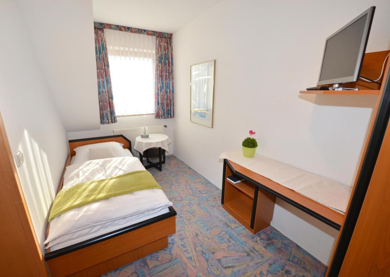 Rhoen-Hotel Sonnenhof - Restaurant & Cafe Poppenhausen Εξωτερικό φωτογραφία