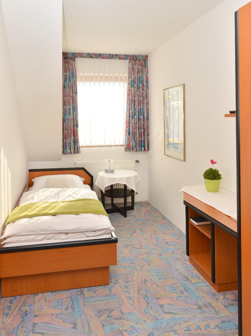 Rhoen-Hotel Sonnenhof - Restaurant & Cafe Poppenhausen Εξωτερικό φωτογραφία